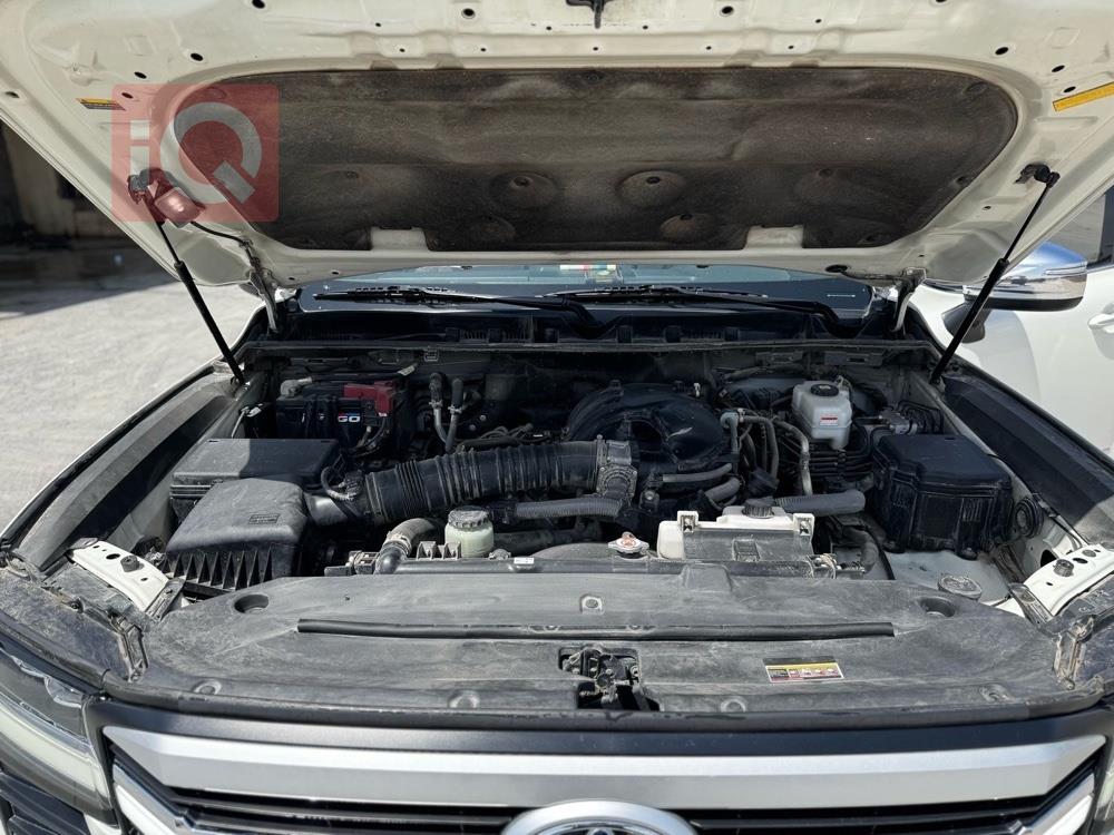 تۆیۆتا لاند کروزەر